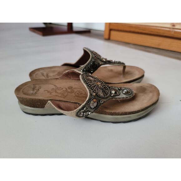 Dansko Pamela Light Gray Nubuck Jeweled Thong Sandals Size EU 38 - Picture 7 of 9